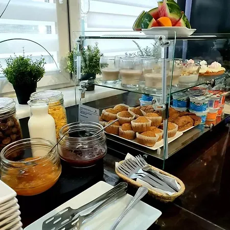 波兹南格罗马达酒店 酒店 波兹南
