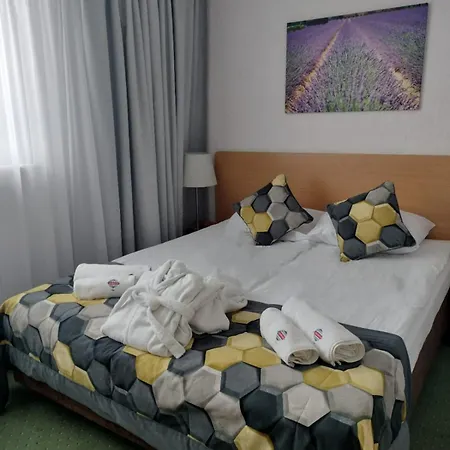 Gromada 3* بوزنان