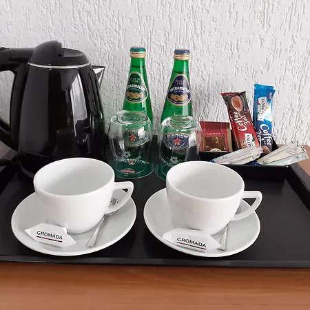 Hotel Gromada Stadion 3*
